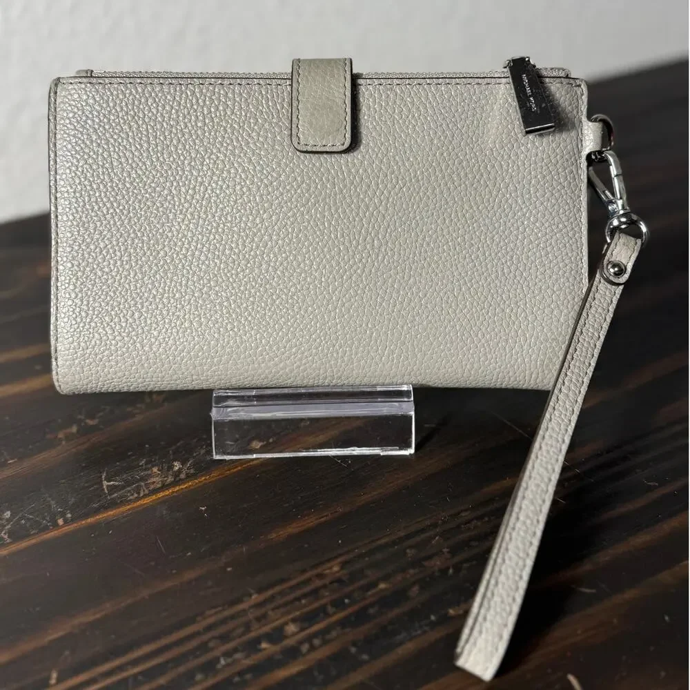 2-Piece Michael Kors Charlotte Tote & Jet Set‎ Long Wallet